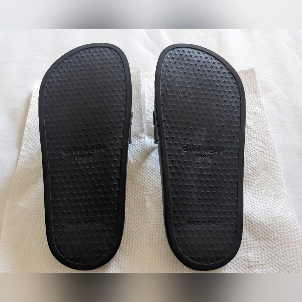 Givenchy Logo Slides - image 3